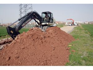 Aksaray’da kanalizasyon ve yol açma çalışması