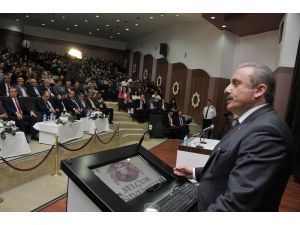 Selçuk’ta “Anayasalar ve Siyaset” konferansı yapıldı