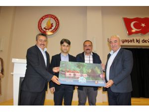 Seydişehir’de yazar Vehbi Vakkasoğlu konferans verdi