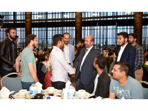 Başkan Pekyatırmacı gençlerle iftarda buluştu