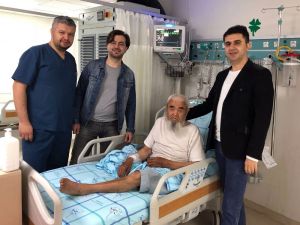 Aksaray’da felçli hastanın tıkalı şahdamarına stent takıldı