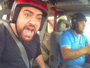 Off-road yarışlarında "Bas emmi bas" ile gelen kupa