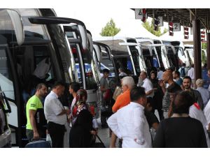 Konya şehirler arası otobüs terminalinde bayram yoğunluğu