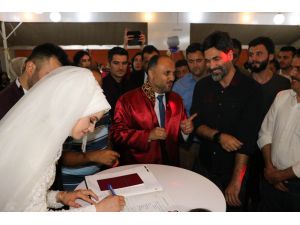 Sanatçı Işılak, Nikah Şahidi Oldu