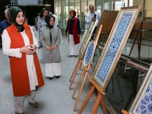 Çini eserler Meram’da beğeniye sunuldu