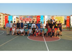 Akşehir’de geleneksel sokak basketbolu heyecanı başladı