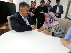 Başkan Özgüven, Halk Günü’nde vatandaşları dinliyor