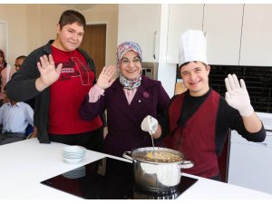 Başkan toru, özel öğrencilerin sosyal medyadan davetine icabet etti