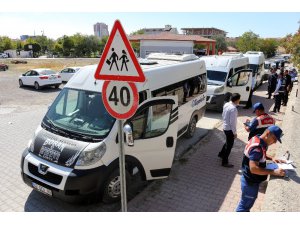 Kulu’da öğrenci taşıyan servis araçları denetlendi