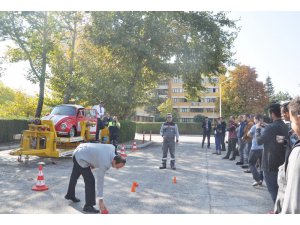 MEDAŞ’tan simülasyonlu emniyet kemeri eğitimi