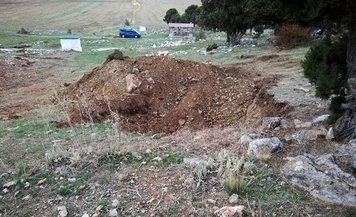 Kaçak kazıda yakalandılar, "çeşmeye su getirmek için kazıyorduk" dediler