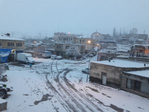 Aksaray’da yüksek kesimlere kar yağdı