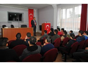 Başkan Akkaya Kariyer Günleri kapsamında öğrencilerle buluştu