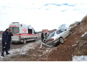 Aksaray'da otomobil Toprak Alana Çarptı: 1’i Ağır 2 Yaralı