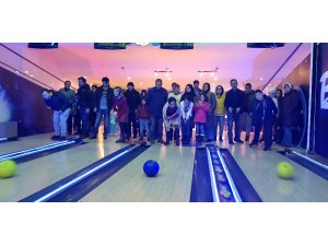 Görmeseler de bowlingin heyecan ve mutluluğunu yaşadılar