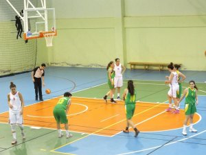 ASÜ’nün Sultanlarına Potada Yan Bakılmıyor