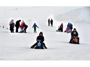 Bilgehane öğrencilerinin kayak sevinci