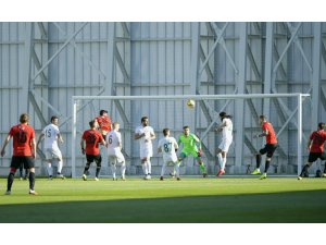 Atiker Konyaspor özel maçta Eskişehirspor’la 1-1 berabere kaldı