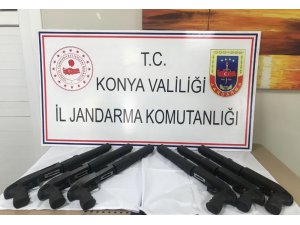 Jandarmanın durdurduğu otomobilde 6 adet ruhsatsız tüfek ele geçirildi