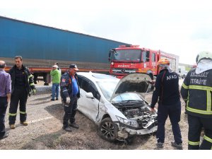 Aksaray’da 2 otomobil çarpıştı: 5 yaralı