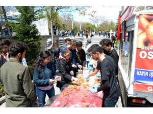 Polonya’da öldürülen Furkan Kocaman anısına lokma dağıtıldı