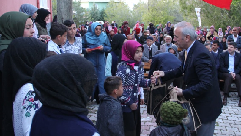 Meram Karadiğin  Kur'an Kursu'nda diploma töreni