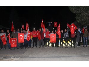 Beyşehir’de doğaseverler 19 Mayıs’ı gece yürüyüşüyle kutladı