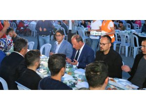 Başkan Oprukçu, NEÜ öğrencisi ve personeliyle iftarda buluştu