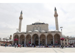 Ramazan’ın son cuma gününde camiler doldu taştı