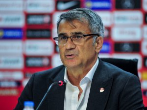 Şenol Güneş: "Güvenli, coşkulu ve akıllı oynadık"