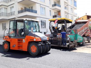 Aksaray Belediyesi asfalt çalışmalarını Kurtuluş Mahallesinde sürdürüyor