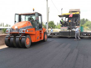 Yol açma ve asfalt çalışmaları tüm hızıyla devam ediyor