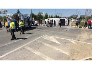 Hasta taşıyan ambulans kaza yaptı: 5 yaralı