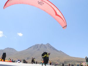 Aksaray’da Uluslararası Yamaç Paraşütü Rusya Açık Şampiyonası başladı