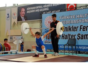 Minikler Ferdi Türkiye Halter Şampiyonası Akşehir’de başladı