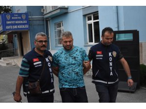 Uzaklaştırma kararı olan koca karısını öldürdü, polise teslim oldu