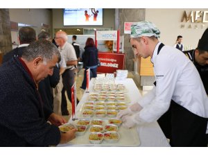 Medova Hastanesinden aşure ikramı