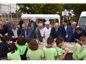 Başkan Pekyatırmacı aşure bereketine ortak oldu