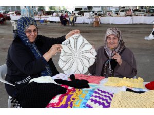 Çocuk sahibi olamadı, 50 yıl boyunca ördüğü bebek kıyafetlerini hediye ediyor