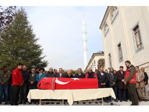 Kansere yenik düşen doktor mesai arkadaşları tarafından uğurlandı