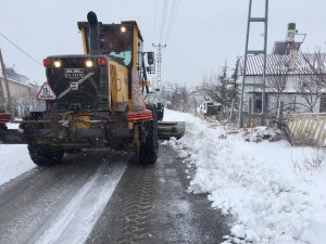 Selçuklu’da dış mahallelerde yoğun kar mesaisi