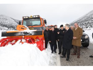 Vali Toprak muhtarlarla buluştu, çalışmaları inceledi