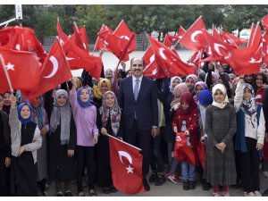 Başkan Altay, karne alan öğrencileri tebrik etti