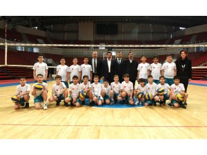 Karataylı çocuklar geleceğe sporla hazırlanıyor