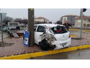 Konya’da tır otomobille çarpıştı: 1 yaralı