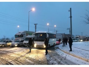 Konya’da kar yağışı ulaşımı olumsuz etkiliyor