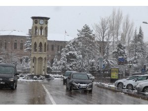 Aksaray’da kar yağışı nedeniyle eğitime 1 gün ara verildi