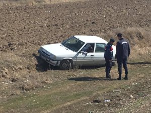 Otomobille kovaladığı aracı şarampole düşürdü, sürücüsünü tüfekle vurup öldürdü