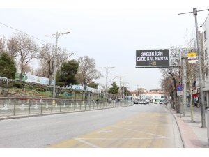 Konya trafik ışıklarında ve led ekranlarda ’evde kal’ çağrısı yapıldı