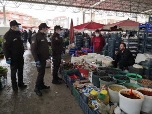 Aksaray’da polis ve bekçiler 20 yaş altı çocuk ve gençleri evlerine gönderdi